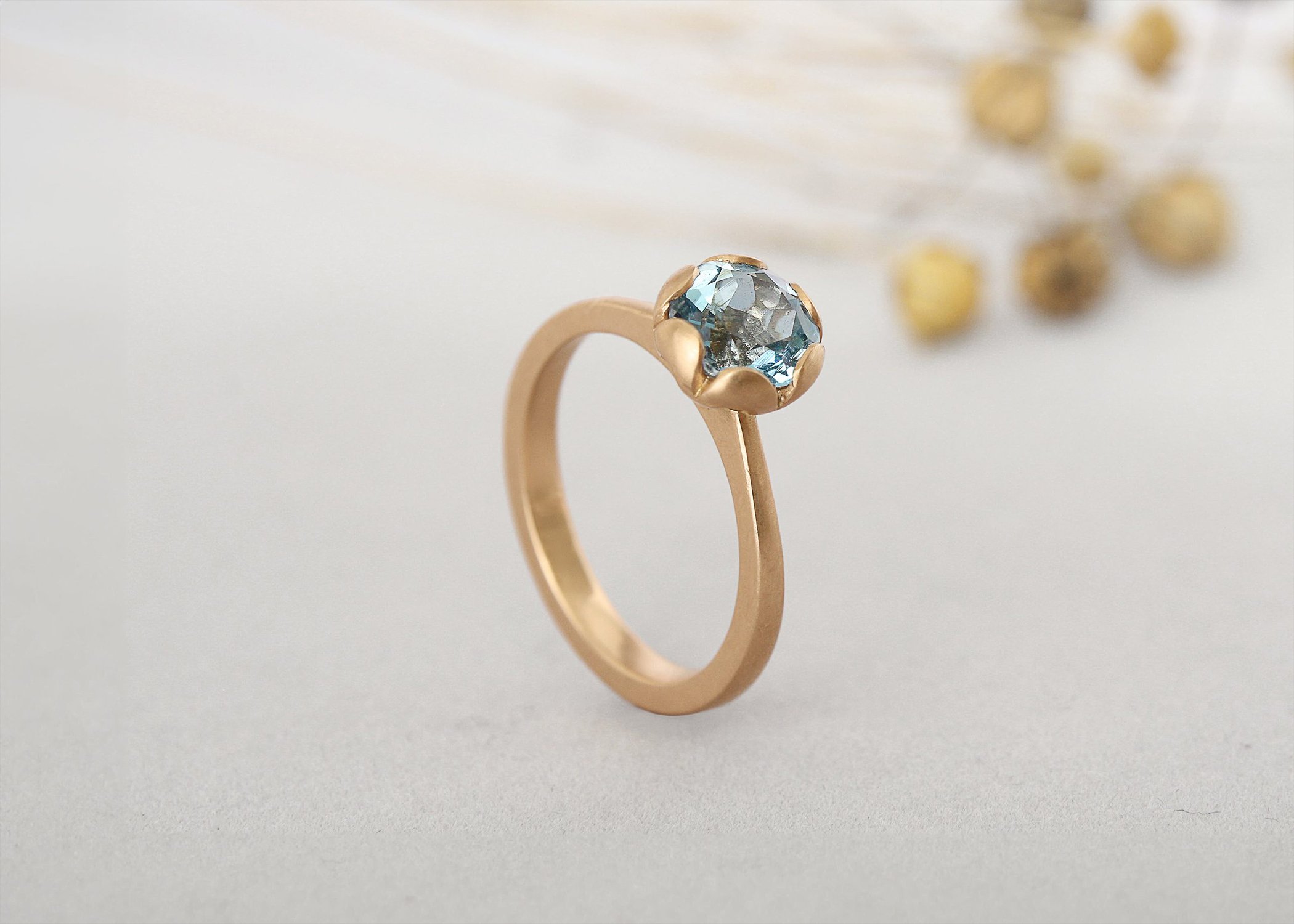 Verlobungsring Capsula Rotgold Aquamarin