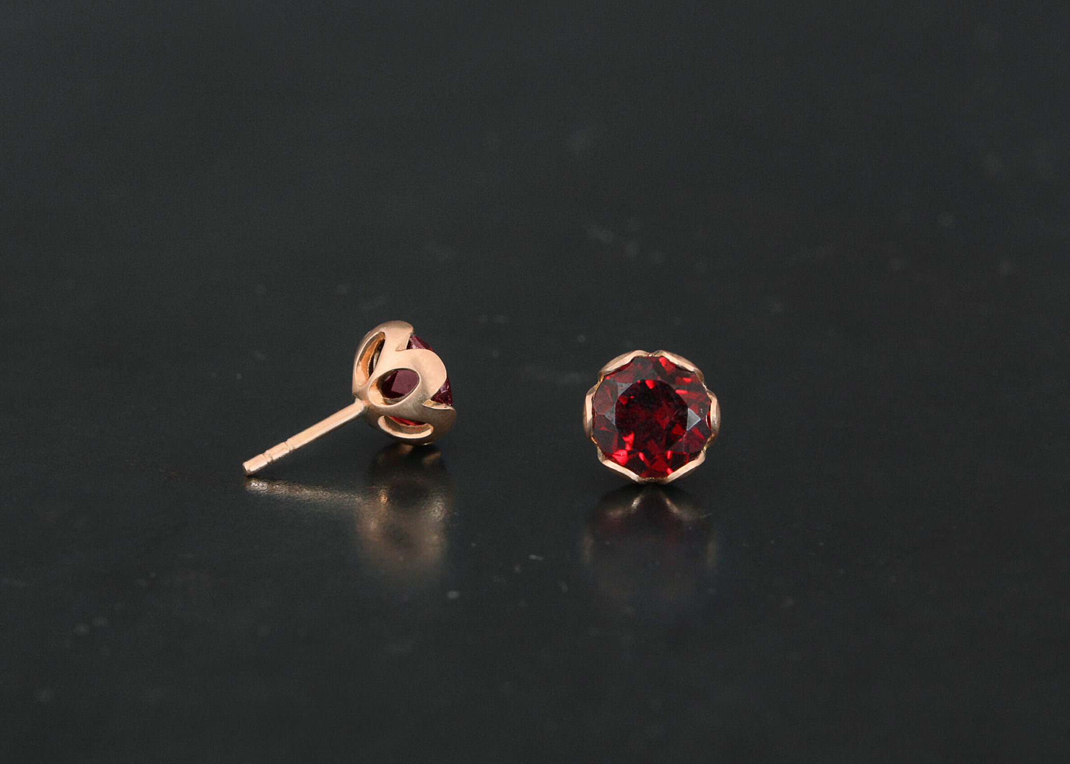Capsula Ohrringe Rotgold Granat