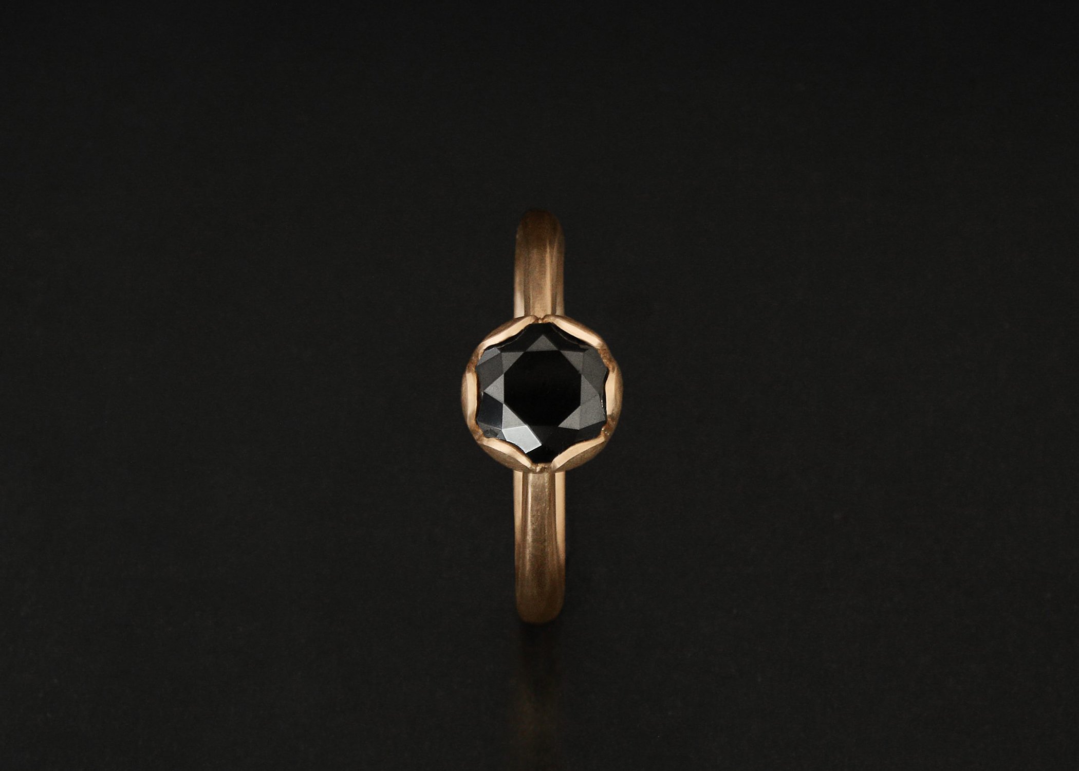 Verlobungsring Capsula schwarzer Diamant